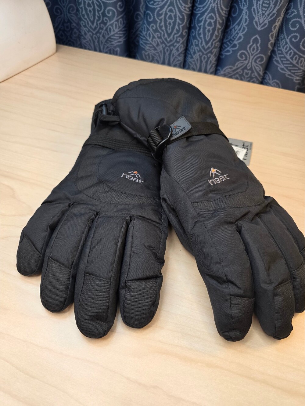 Heat Ski Gloves Style: 4GH24 Black Durable Grip Palms Large NWT Waterproof